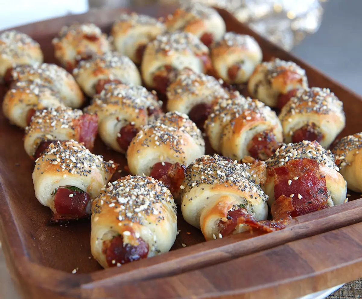 Easy Everything Bagel Pigs in a Blanket